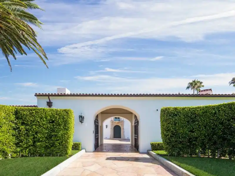 9240 Robin Dr, Los Angeles CA – image 6