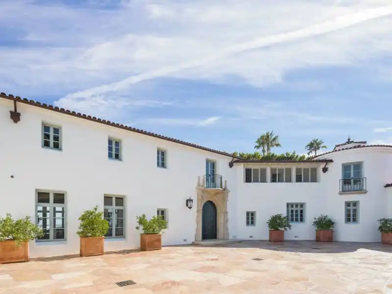 9240 Robin Dr, Los Angeles CA – image 8