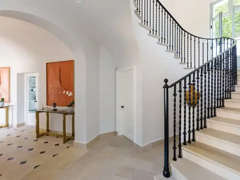 9240 Robin Dr, Los Angeles CA – image 11