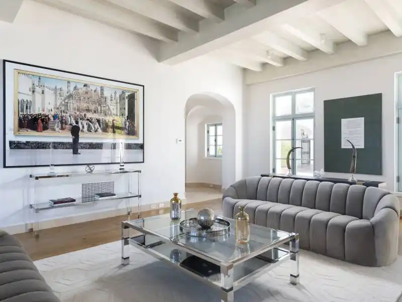 9240 Robin Dr, Los Angeles CA – image 13