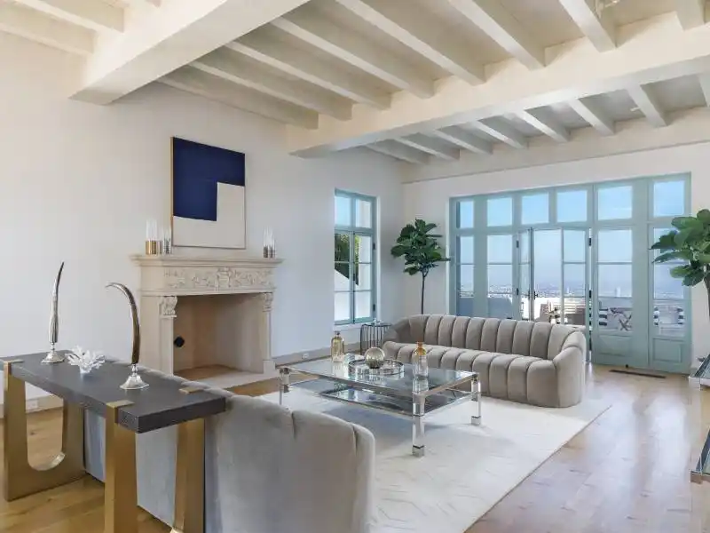 9240 Robin Dr, Los Angeles CA – image 15