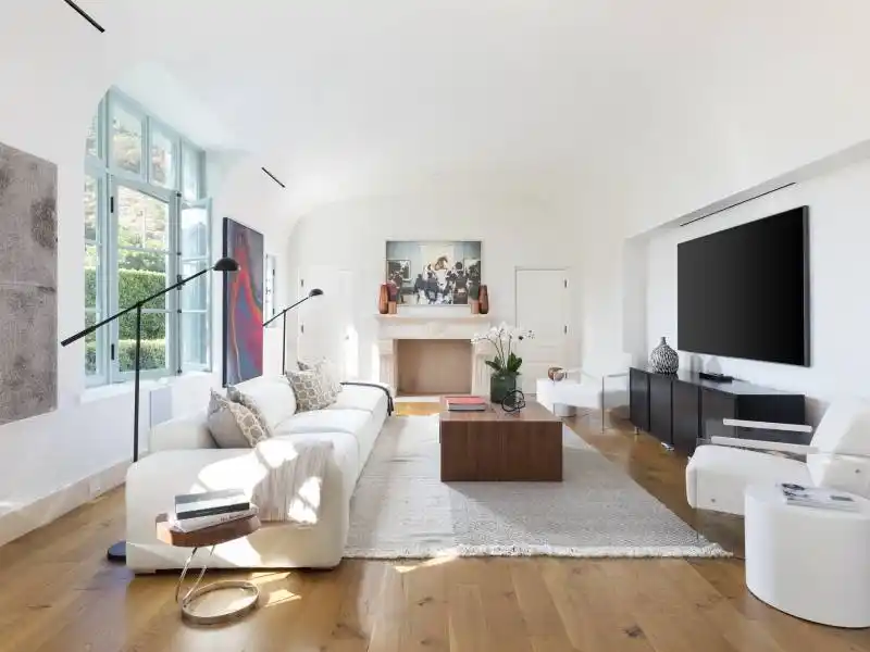 9240 Robin Dr, Los Angeles CA – image 22