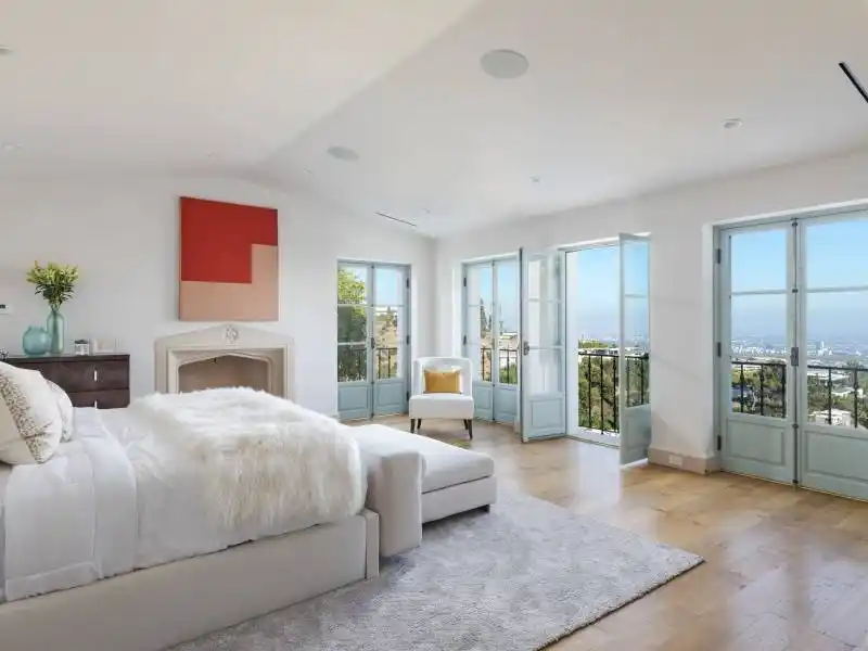 9240 Robin Dr, Los Angeles CA – image 29