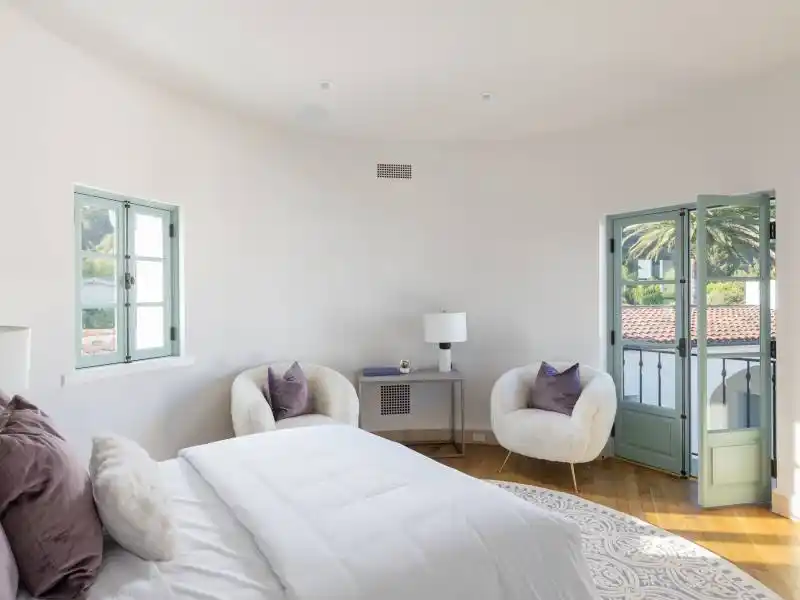 9240 Robin Dr, Los Angeles CA – image 33