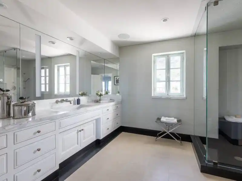 9240 Robin Dr, Los Angeles CA – image 36