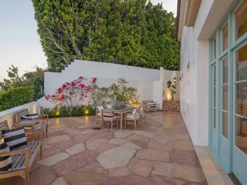 9240 Robin Dr, Los Angeles CA – image 42