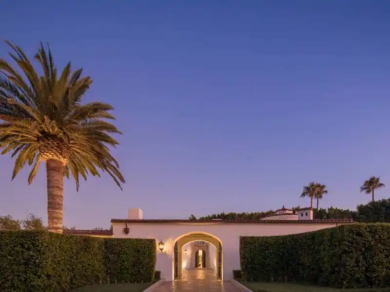 9240 Robin Dr, Los Angeles CA – image 44