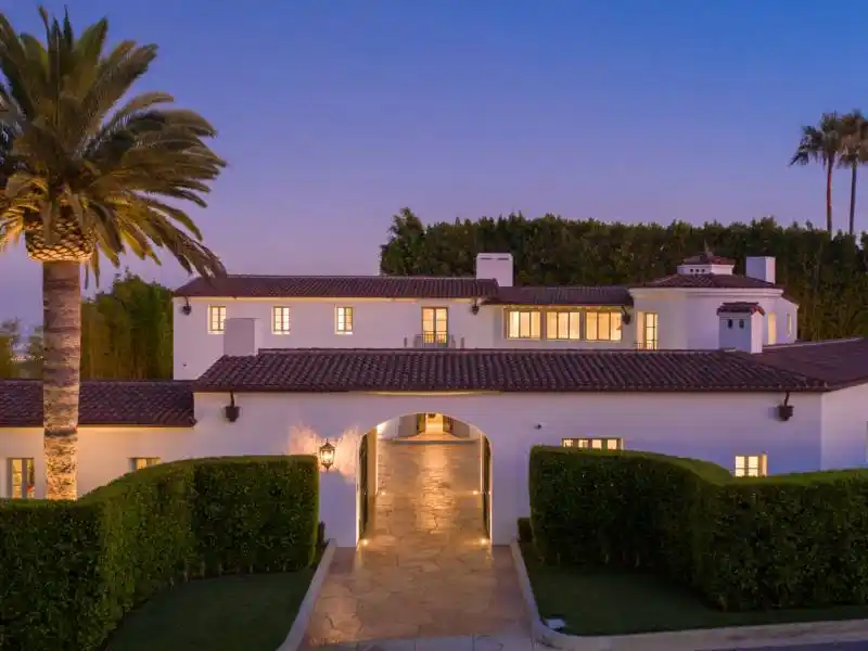 9240 Robin Dr, Los Angeles CA – image 45