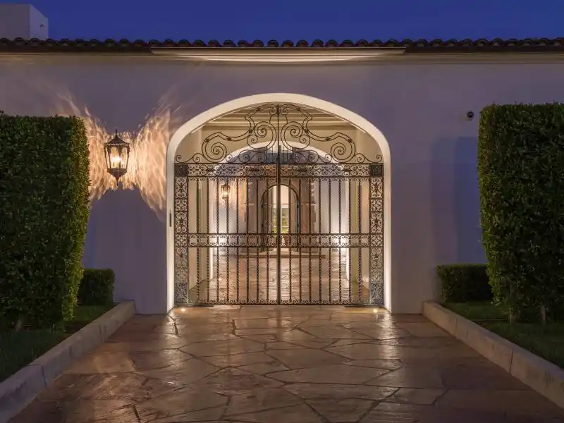 9240 Robin Dr, Los Angeles CA – image 47