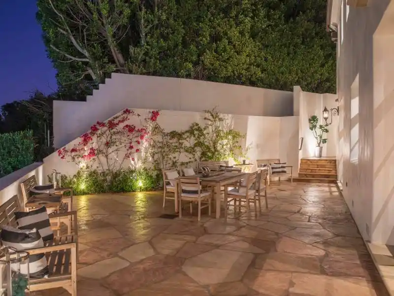9240 Robin Dr, Los Angeles CA – image 49