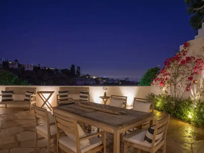 9240 Robin Dr, Los Angeles CA – image 50