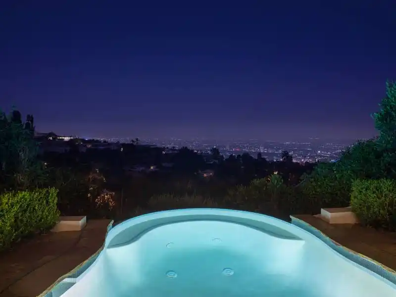 9240 Robin Dr, Los Angeles CA – image 51