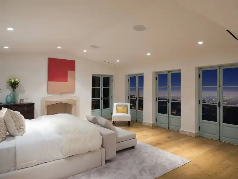 9240 Robin Dr, Los Angeles CA – image 53