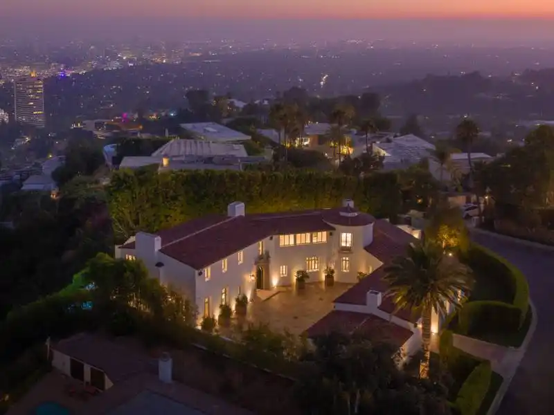 9240 Robin Dr, Los Angeles CA – image 55