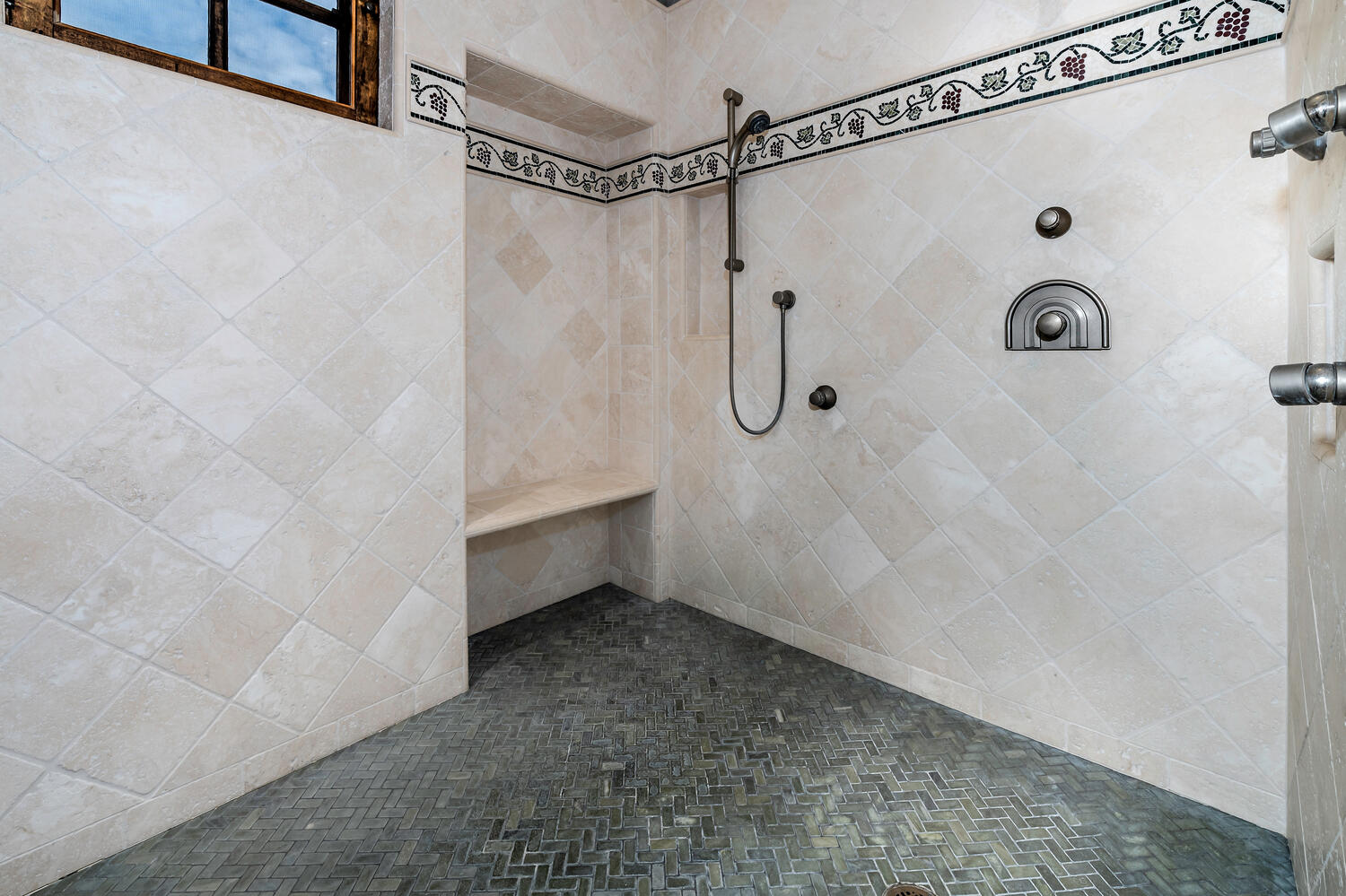 2667 Via De Los Ranchos, Los Olivos – image 14