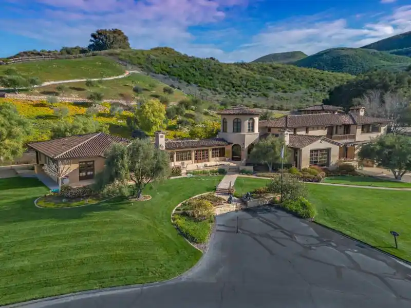 2667 Via De Los Ranchos, Los Olivos – image 2