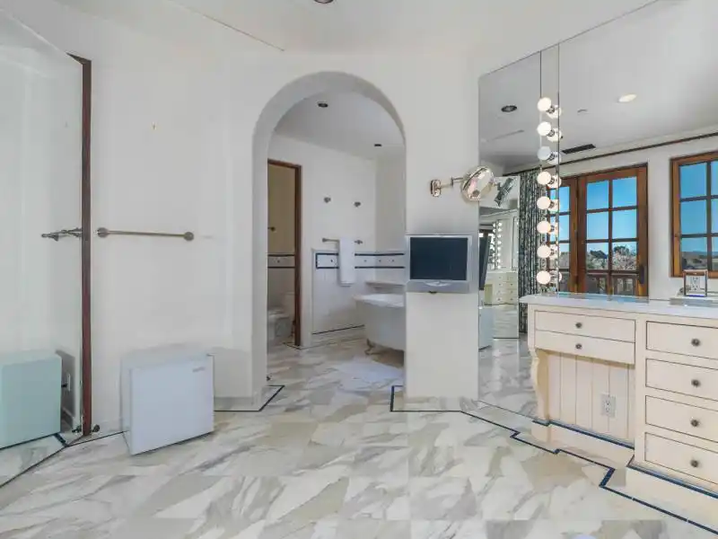 2667 Via De Los Ranchos, Los Olivos – image 9
