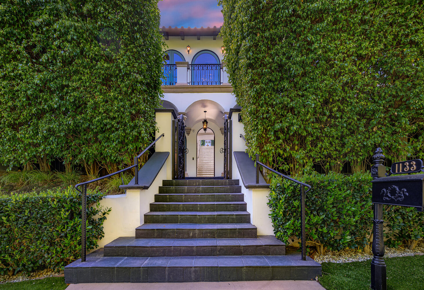 1133 Tower Rd. Beverly Hills – image 2