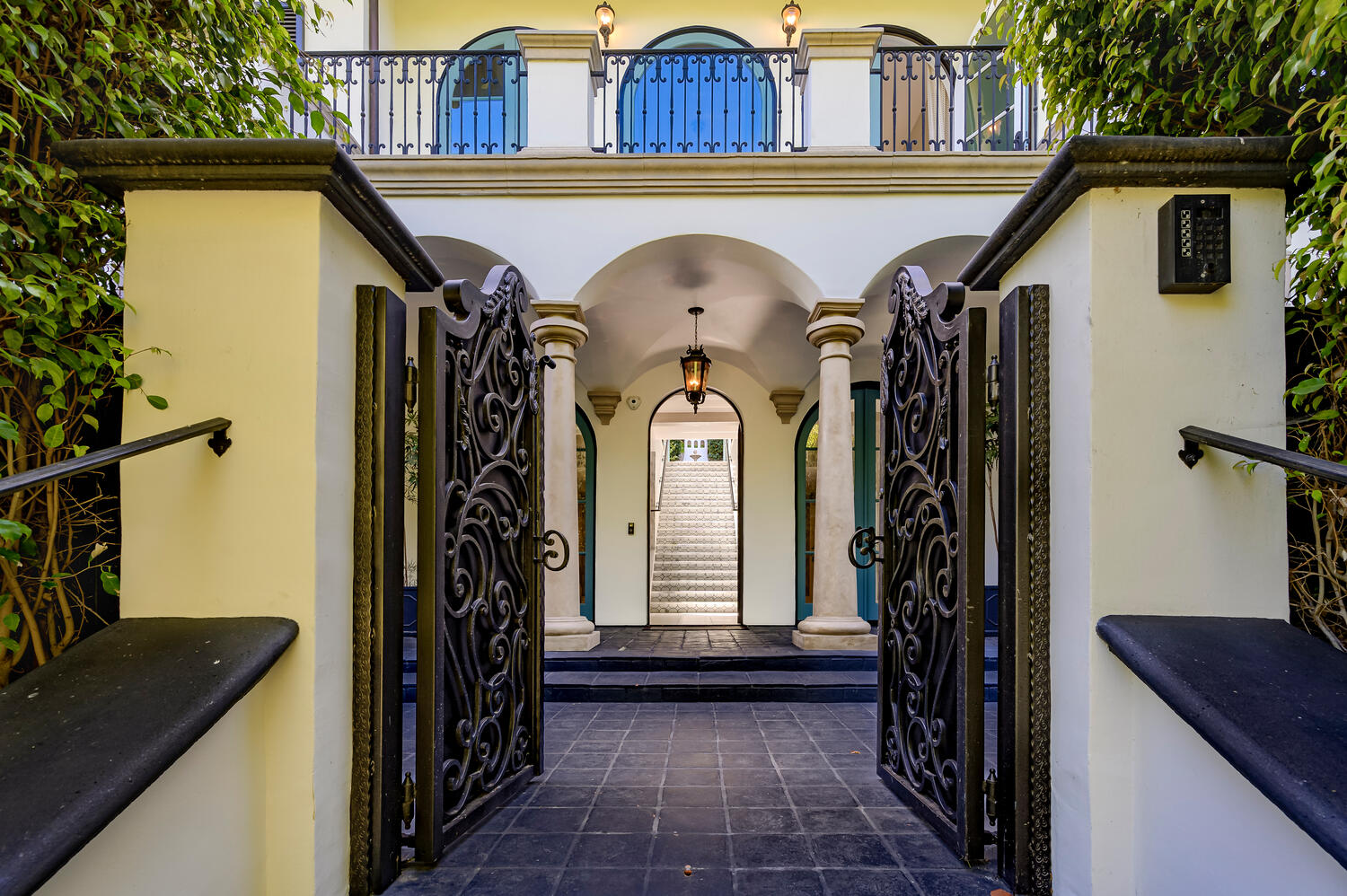 1133 Tower Rd. Beverly Hills – image 3