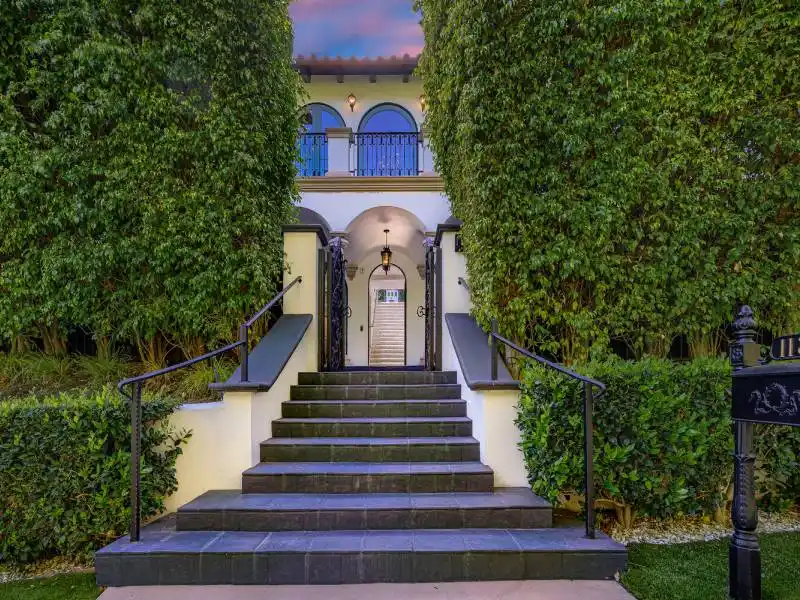 1133 Tower Rd. Beverly Hills – image 2