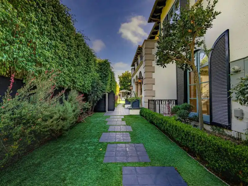 1133 Tower Rd. Beverly Hills – image 4